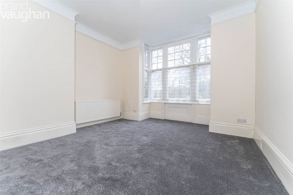 Property photo 3 of 8 Picture No. 24