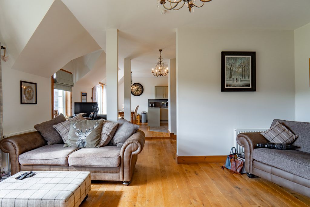 Property photo 3 of 47