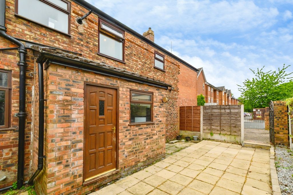 Property photo 2 of 15 External