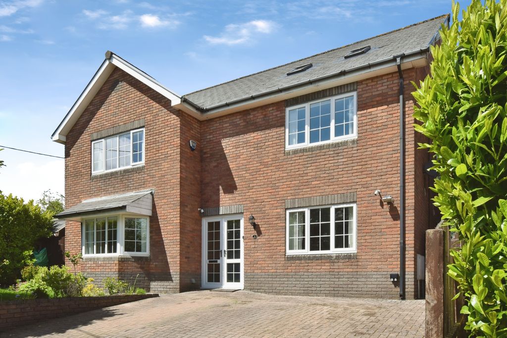Property photo 1 of 33