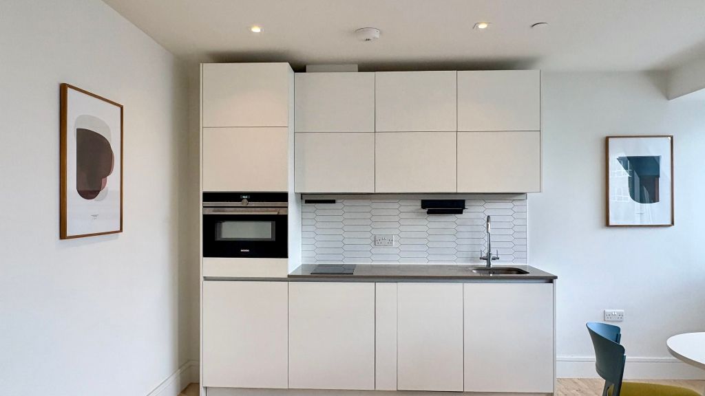 Property photo 2 of 18 Kitchen