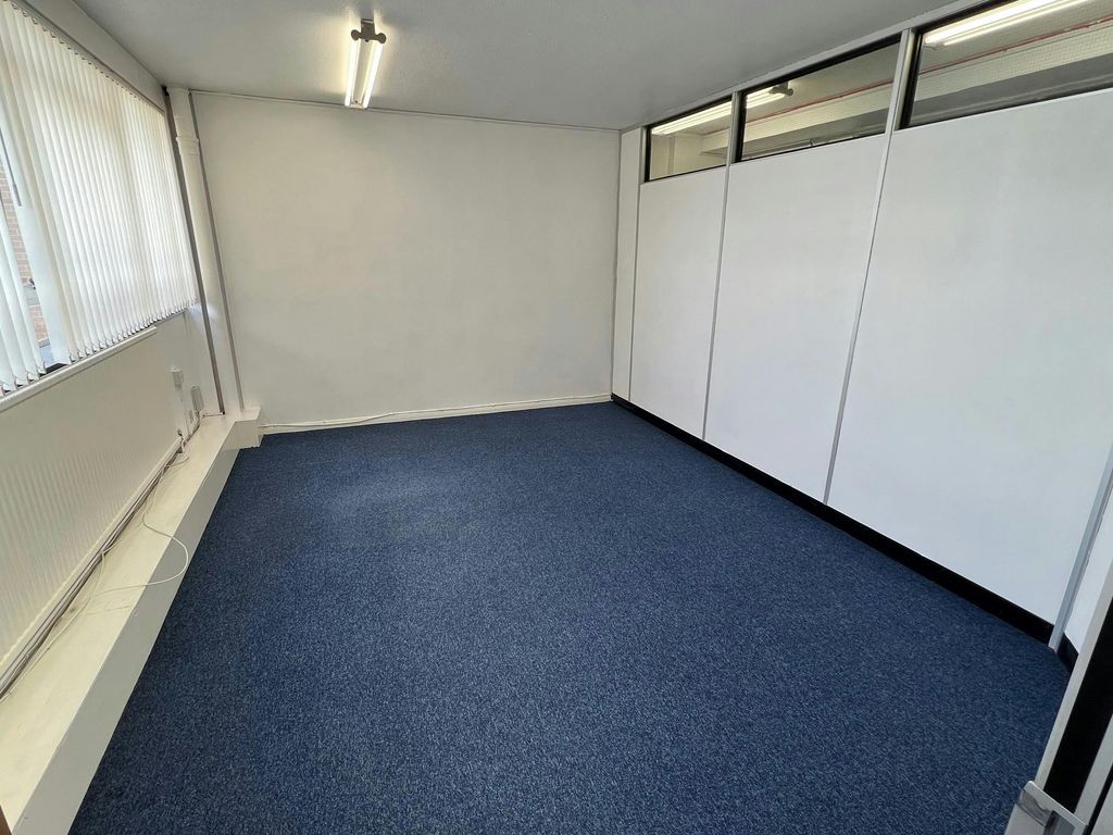 Property photo 3 of 11 7.Jpg