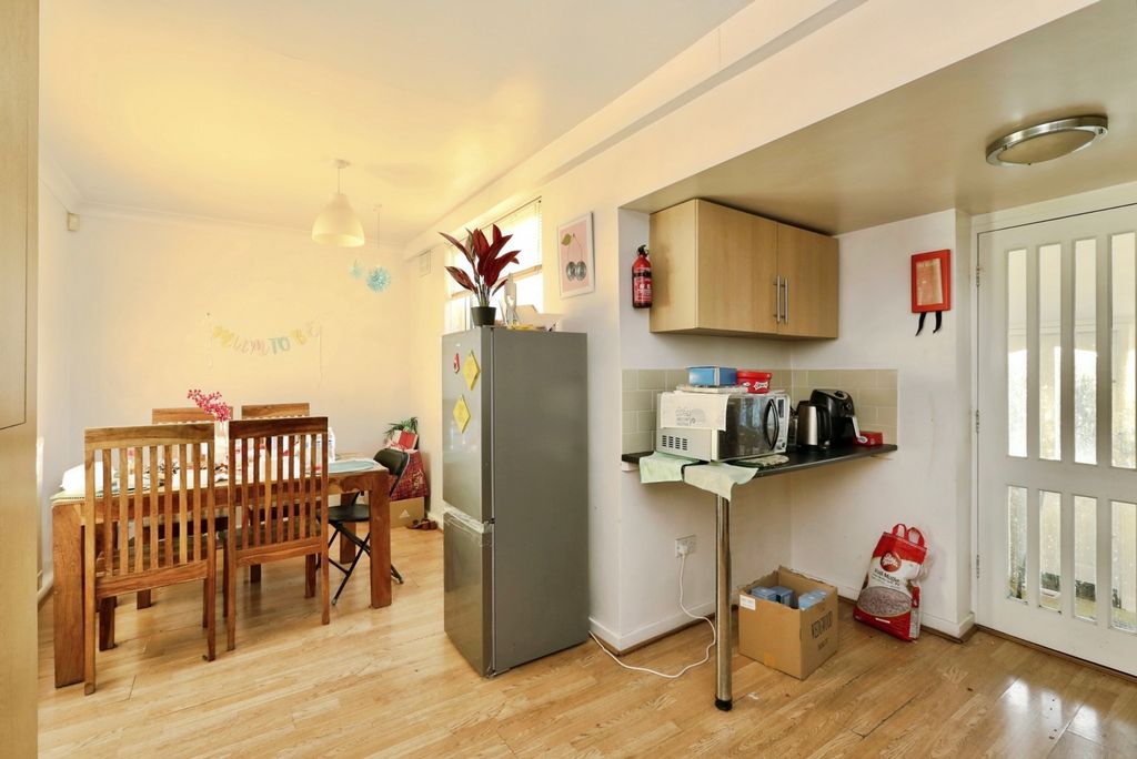Property photo 2 of 17 Pbox-Img.Jpg