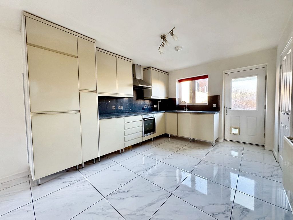 Property photo 2 of 9 Kitchen Area