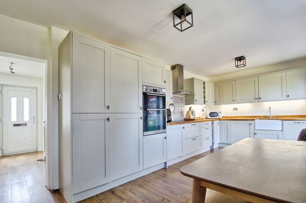Property photo 3 of 17 12
