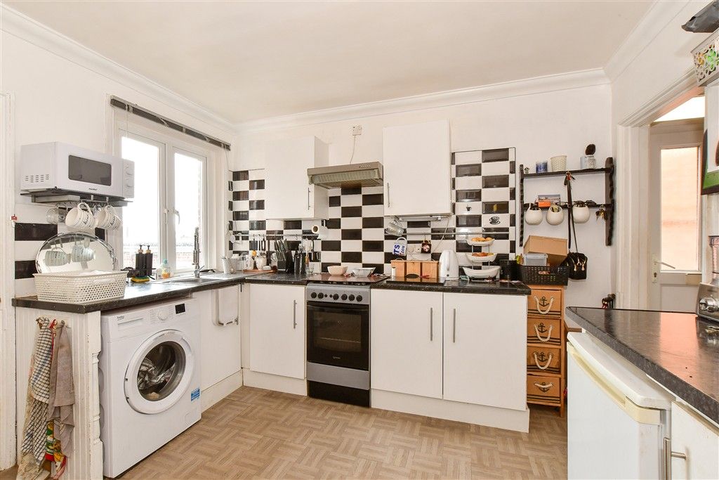 Property photo 2 of 16 Kitchen
