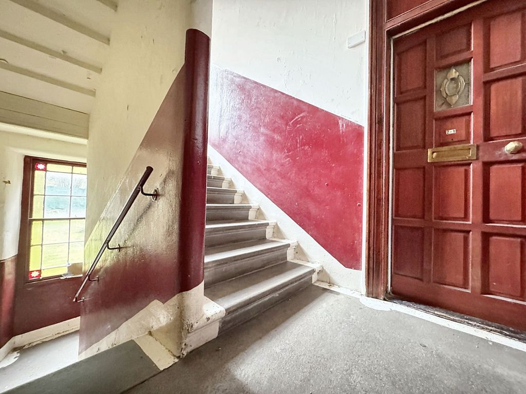 Property photo 2 of 9 Common Close