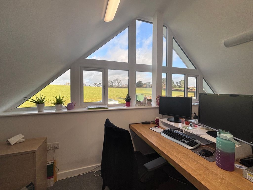 Property photo 3 of 8 Picture No. 02