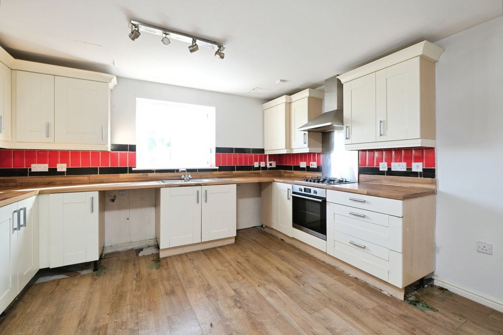 Property photo 2 of 20 Pbox-Img.Jpg