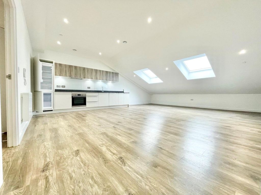 Property photo 3 of 7 Living Room