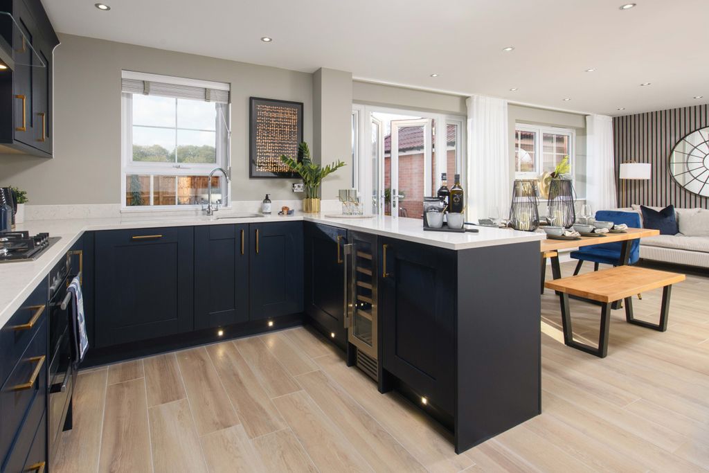 Property photo 1 of 10 Romans Radleigh Sh