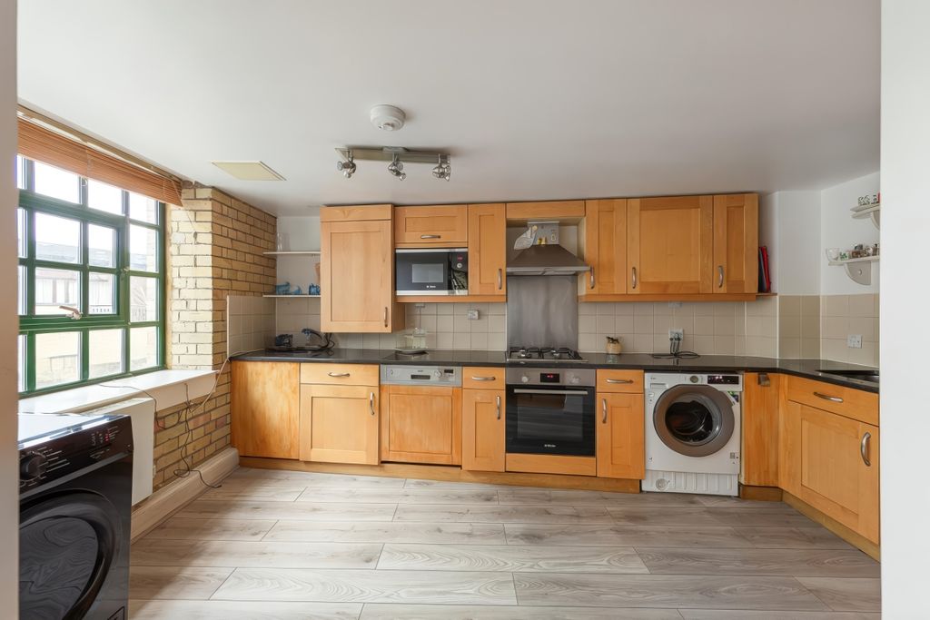 Property photo 3 of 13 094A5412