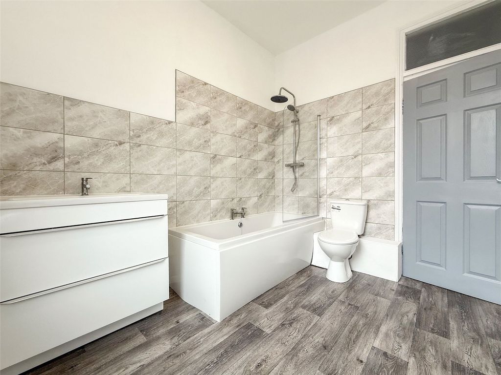 Property photo 3 of 12 Bathroom