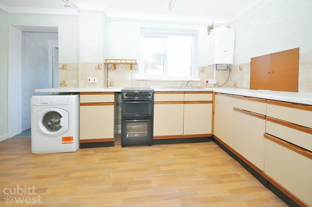 Property photo 2 of 12 Kitchen