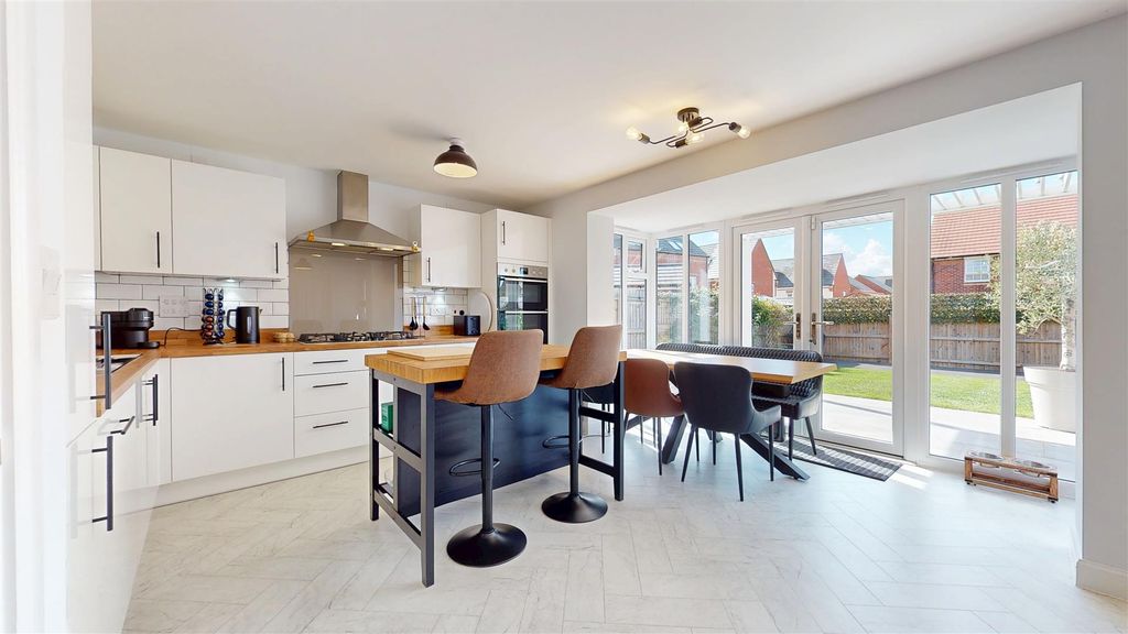 Property photo 3 of 26 09102025_091957.Jpg