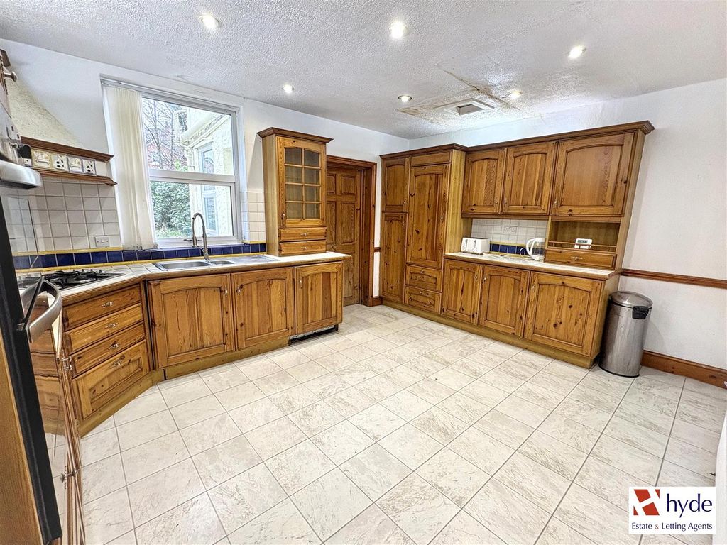 Property photo 3 of 24 Img_4944.Jpg