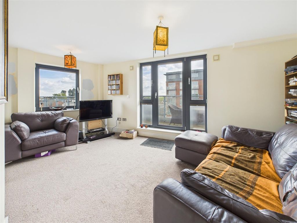 Property photo 3 of 12
