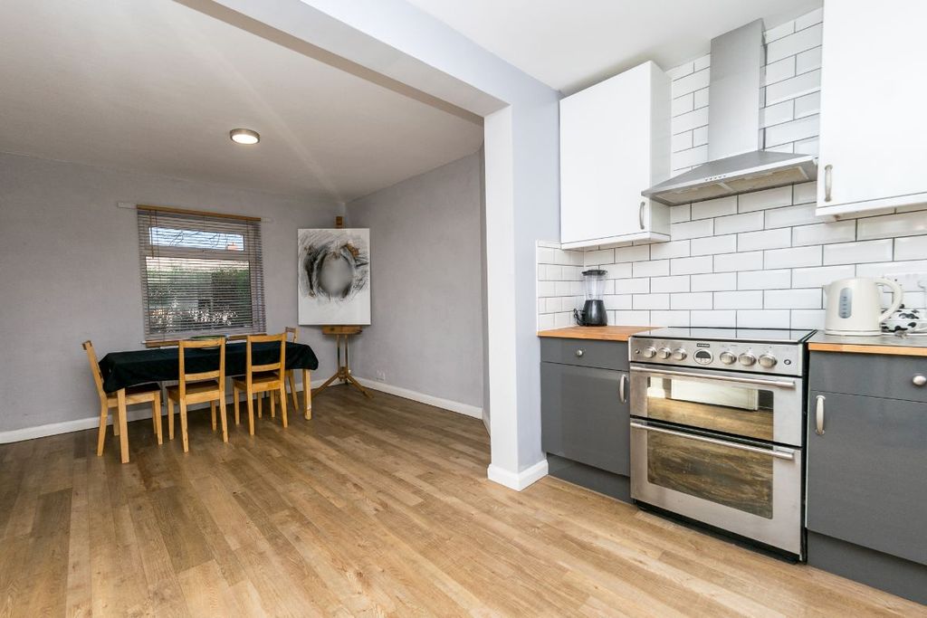 Property photo 3 of 29