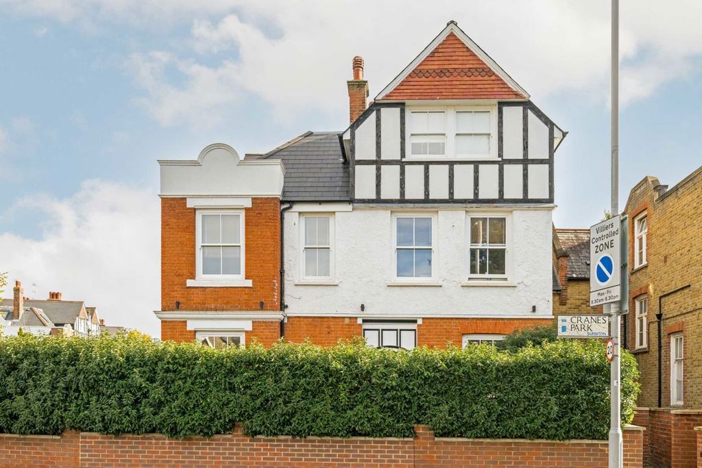 Property photo 1 of 8