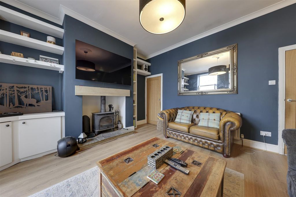 Property photo 1 of 23 2nd Lounge