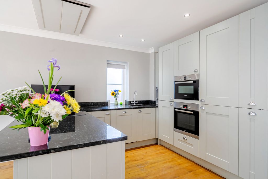 Property photo 2 of 18 5-6A68c806842cd-1...