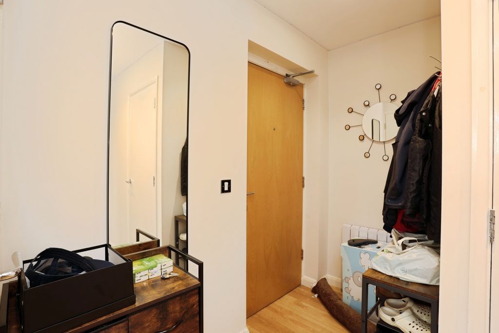 Property photo 2 of 17 Photo
