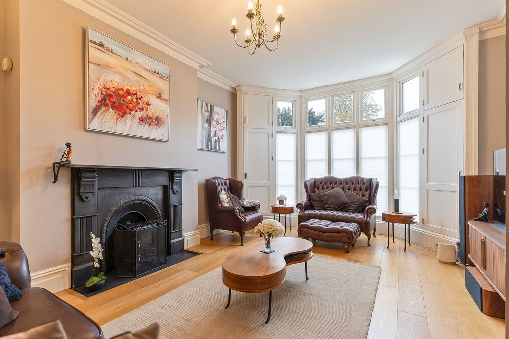 Property photo 3 of 38