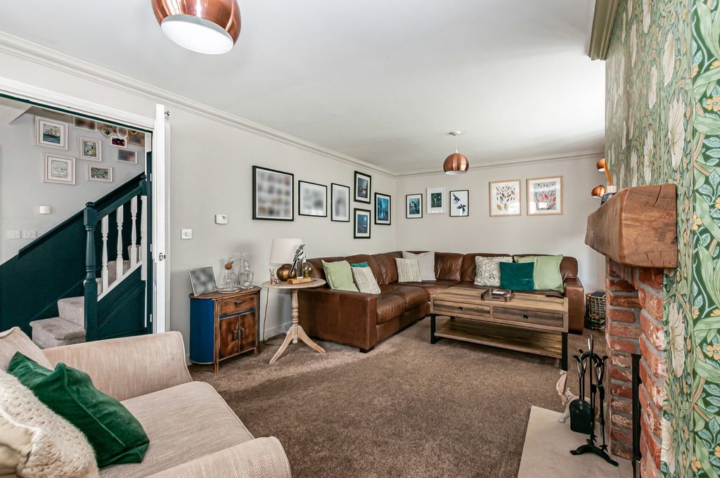 Property photo 3 of 34