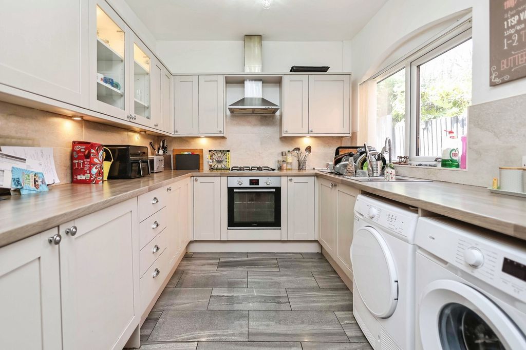 Property photo 3 of 20 Pbox-Img.Jpg