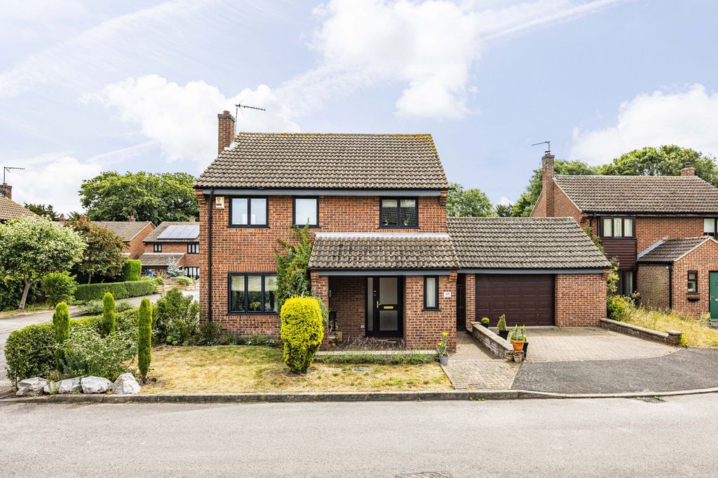 Property photo 1 of 18