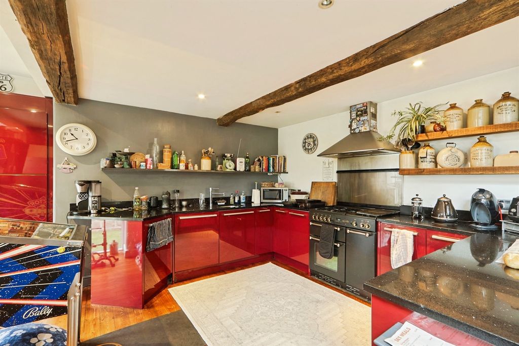 Property photo 3 of 17