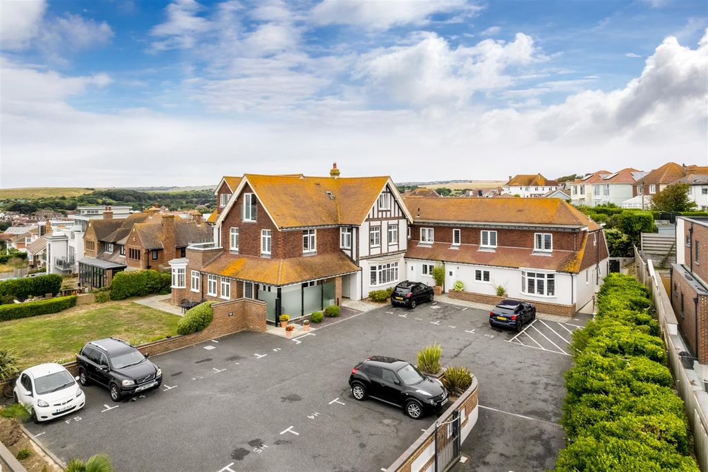 Property photo 1 of 17 Flat 4 Newick Place-25.Jpg
