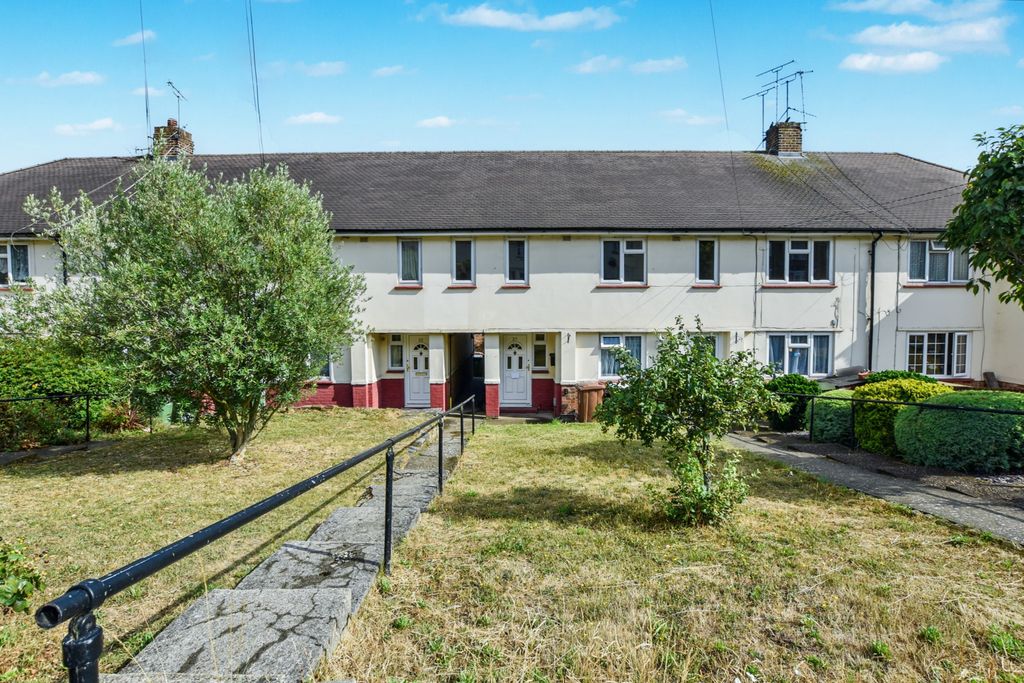 Property photo 1 of 12 27 Marden Crescent, Bexley, Kent, Da5 1Pw