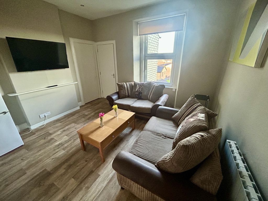 Property photo 1 of 9 Sitting Room