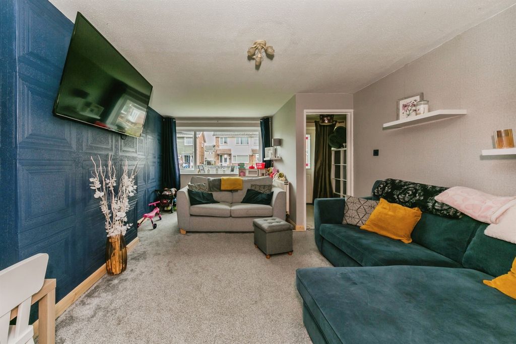 Property photo 2 of 13