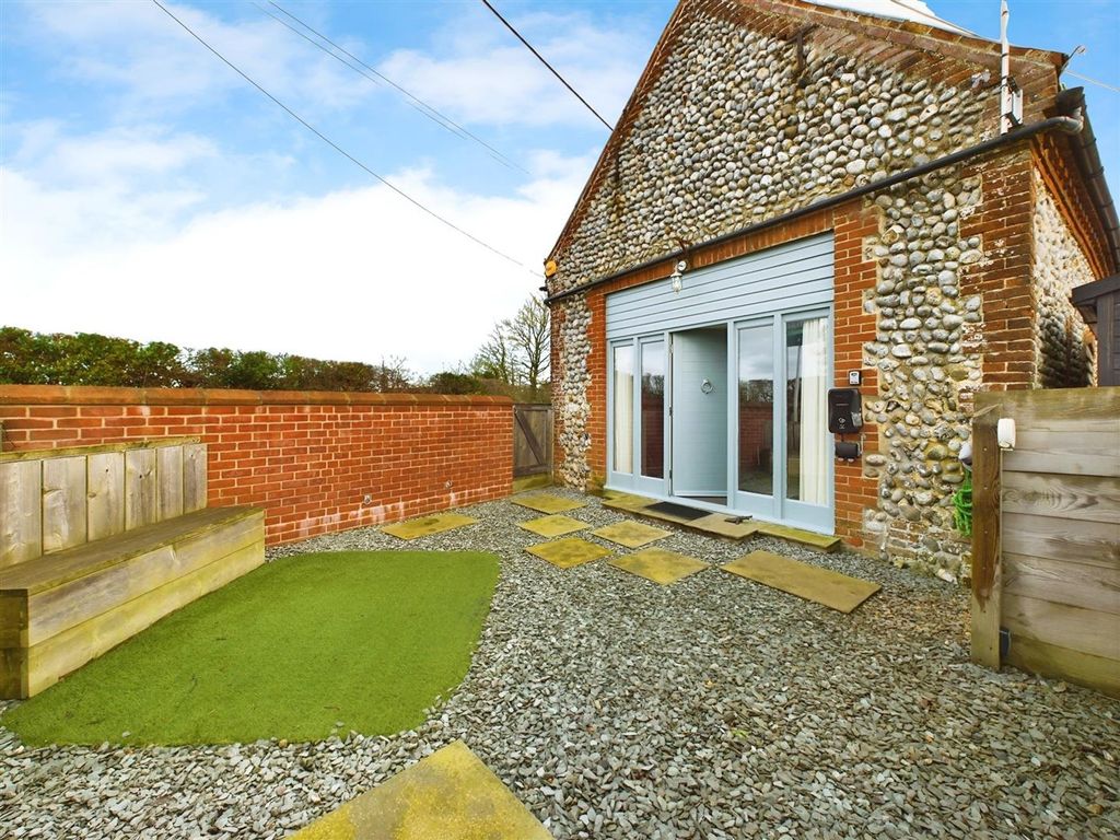 Property photo 1 of 19 Garden Area