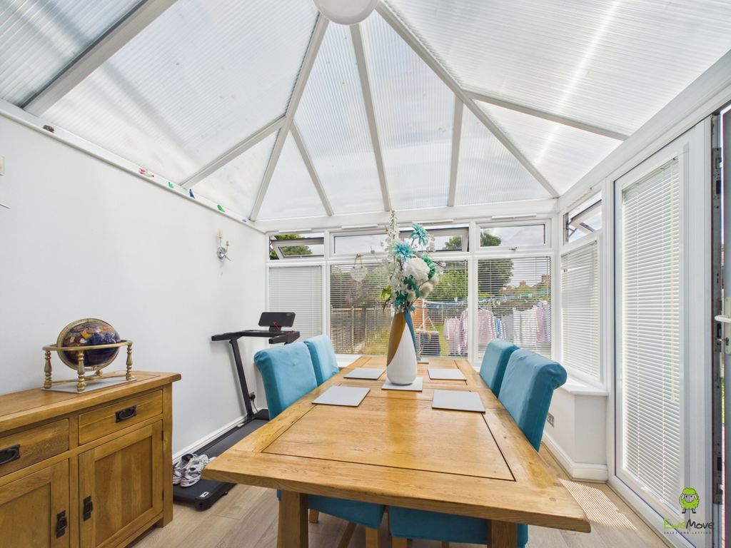Property photo 3 of 20 Presented By Nicoleta At Ewemove Bexleyheath And D