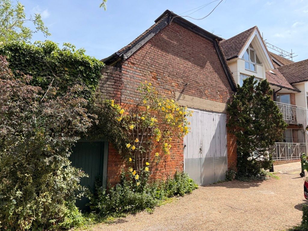Property photo 2 of 7 The Barn Front 2