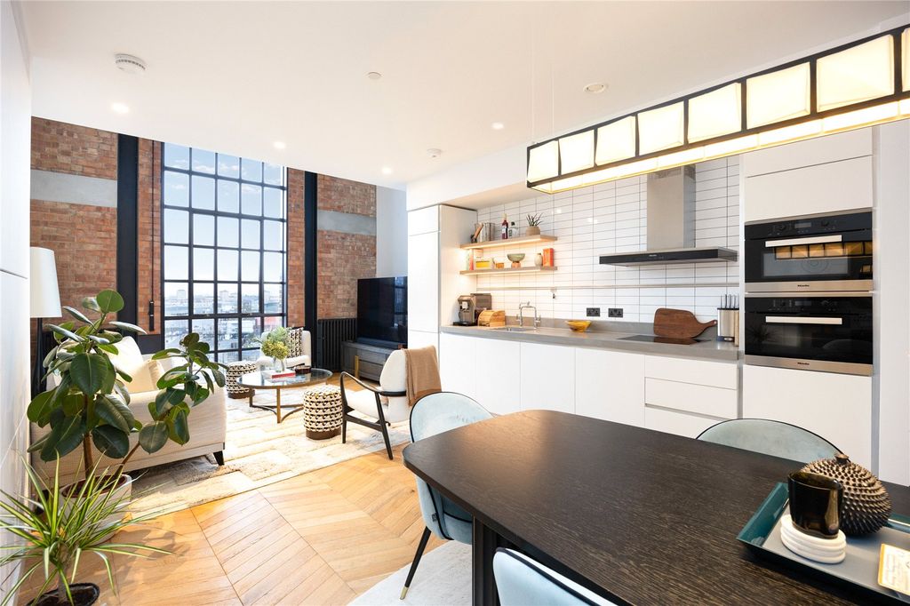 Property photo 1 of 13 Reception