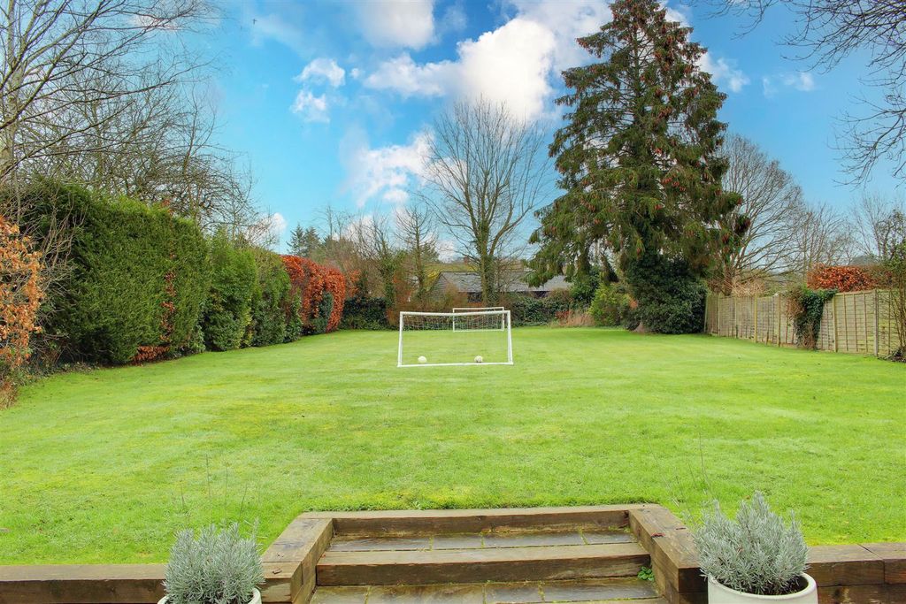 Mymms Drive, Brookmans Park AL9, 7 bed detached house for sale, £ ...