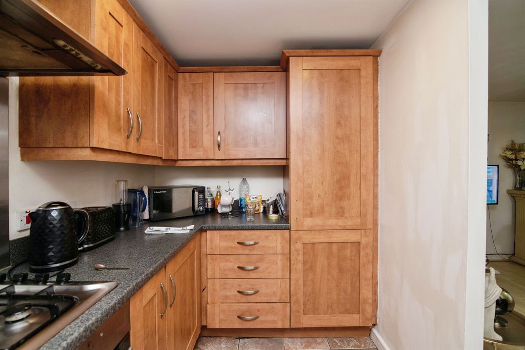 Property photo 3 of 13