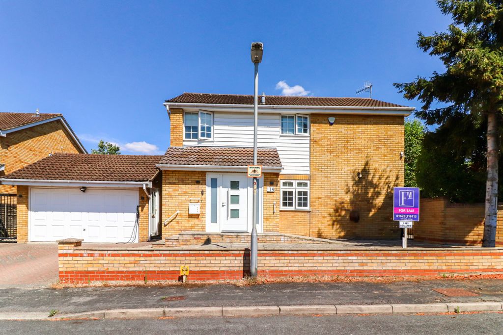 Property photo 2 of 44