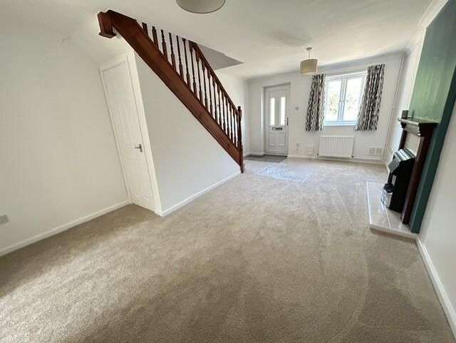 Property photo 3 of 11 Living Room