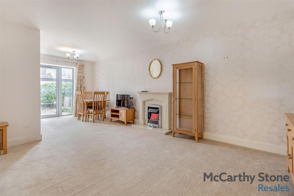 Property photo 3 of 23 8665110-Interior01.Jpg