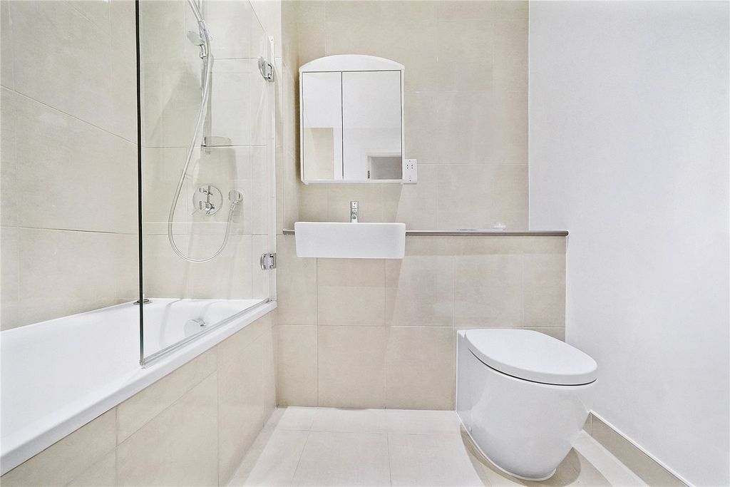 Property photo 3 of 11 Picture No. 18