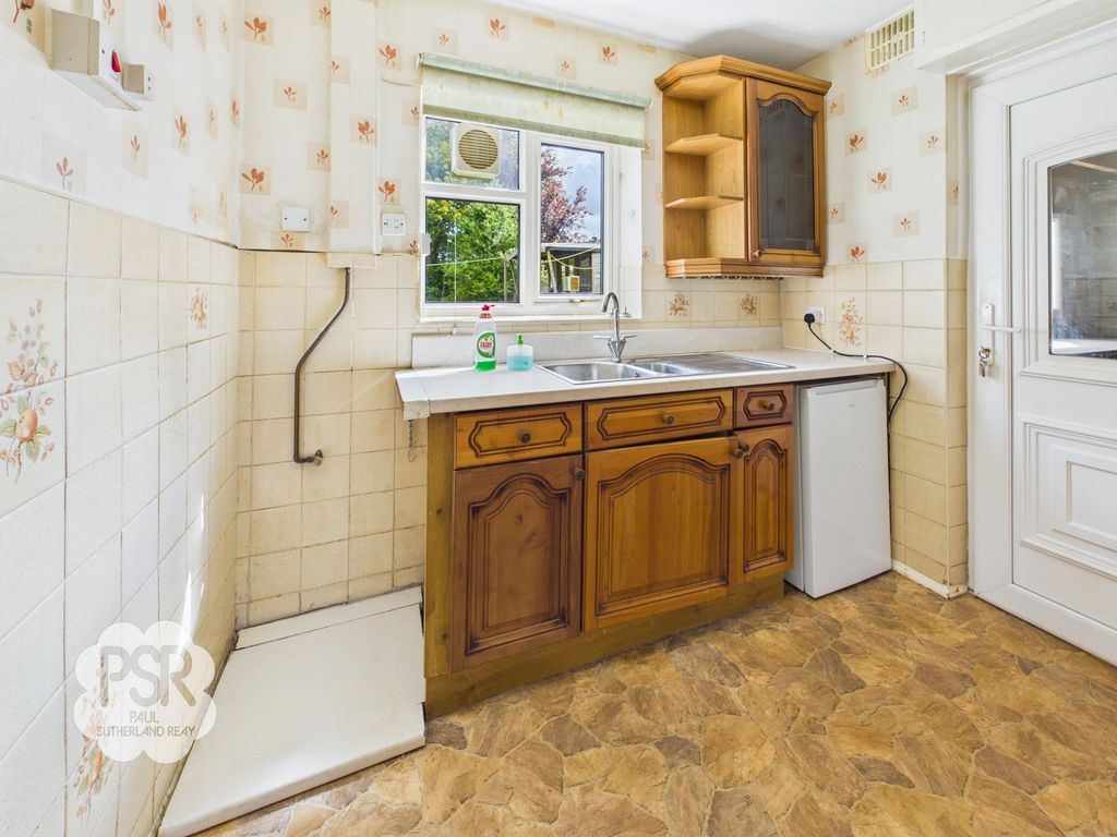 Property photo 3 of 33