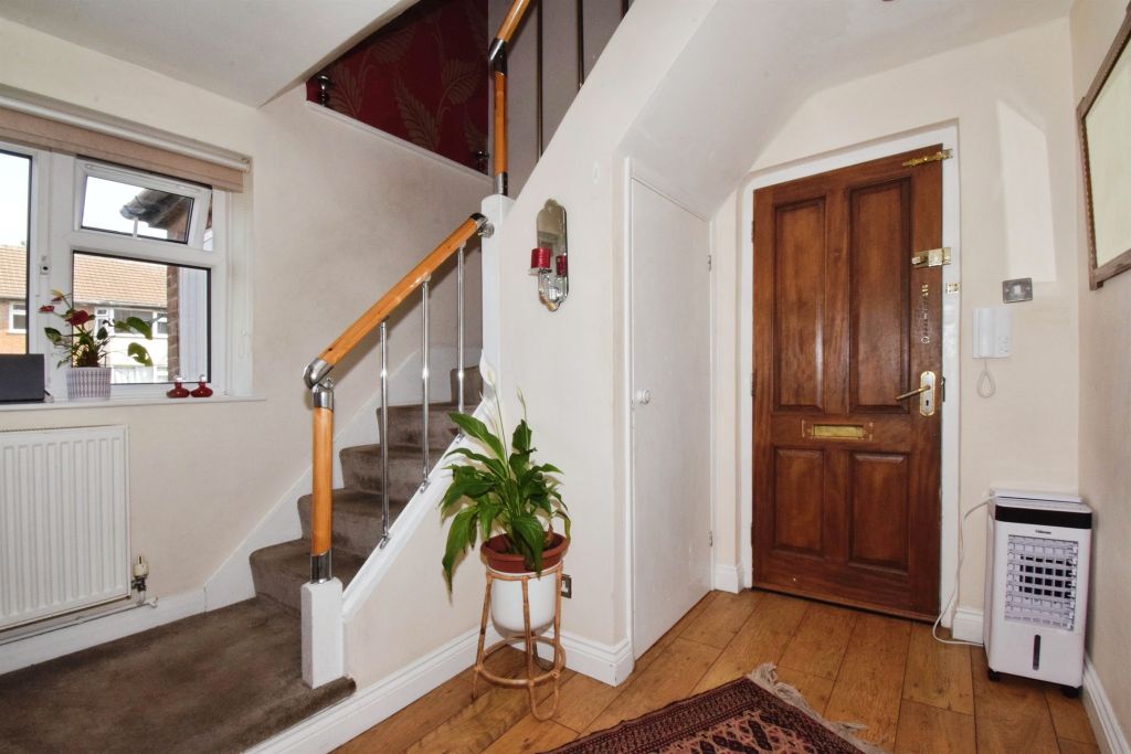 Property photo 3 of 27