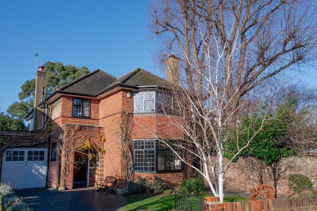 Property photo 1 of 37