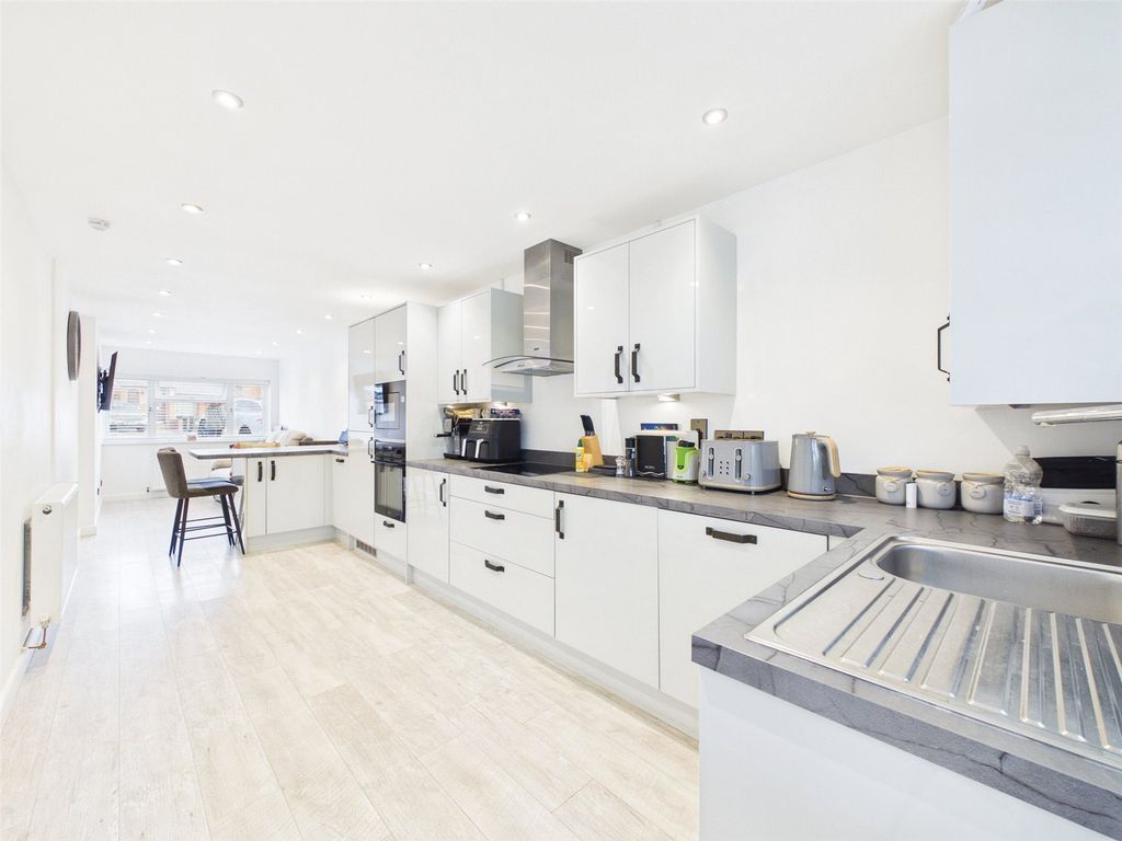 Property photo 3 of 17 Picture No. 39