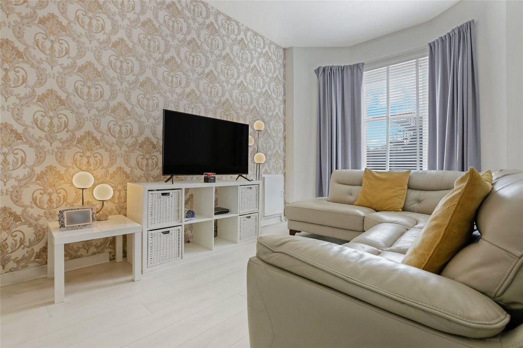 Property photo 3 of 14 Living Room